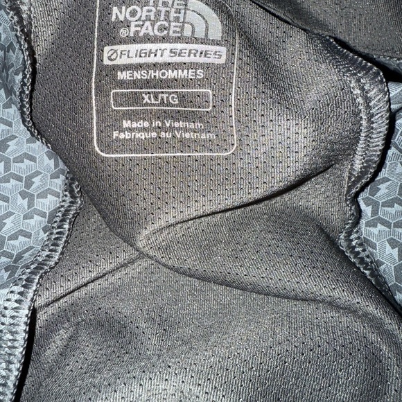 The North Face Men's Black and Gray Windbreaker with Red Trim - Picture 2 of 3